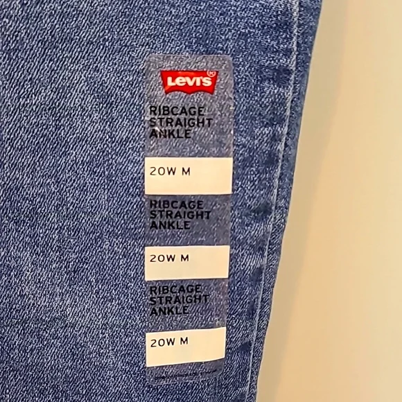 Levi's Women's Ribcage High Rise Jeans - Blue - Picture 6 of 12